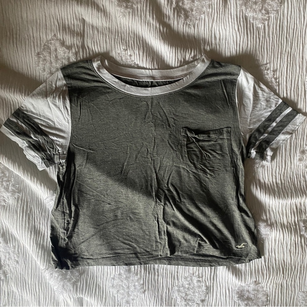 Color-block Cropped Top (XS) - Hollister - Chill Vibes!